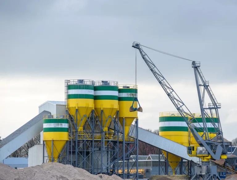 Cement plant with silos and crane