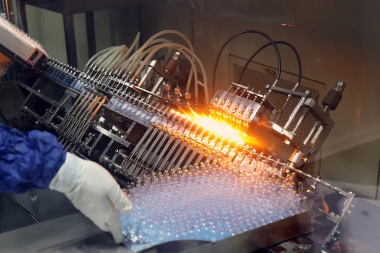 Ampoule filling line in pharmaceutical manufacturing